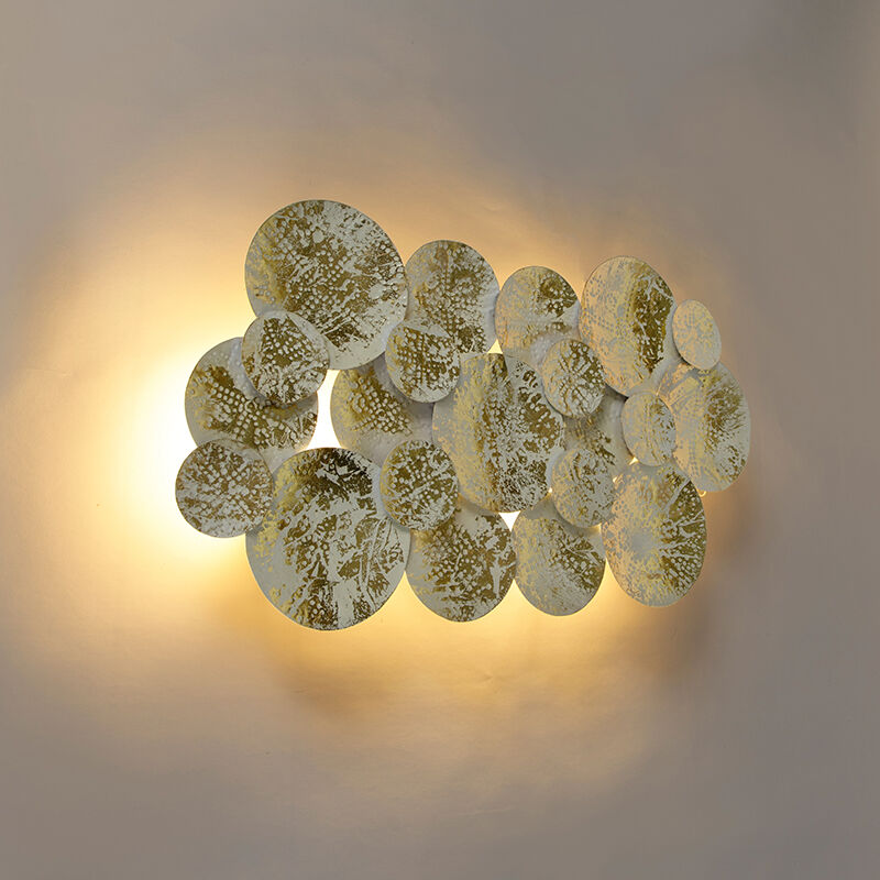 8995_104380_0
